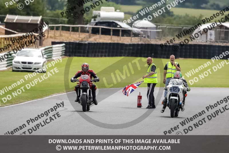 Vintage motorcycle club;eventdigitalimages;mallory park;mallory park trackday photographs;no limits trackdays;peter wileman photography;trackday digital images;trackday photos;vmcc festival 1000 bikes photographs